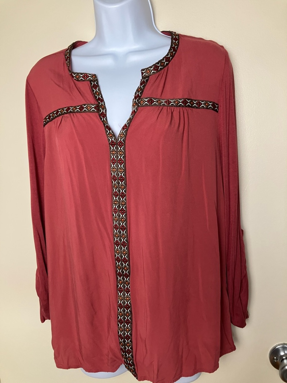 Daniel Rainn Women's Woven Aztec Trim Rust V-Neck Long Sleeve Blouse Size Medium